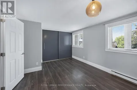1304 Alness Court Ottawa ON K1B 5H2