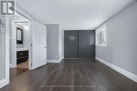 1304 Alness Court Ottawa ON K1B 5H2