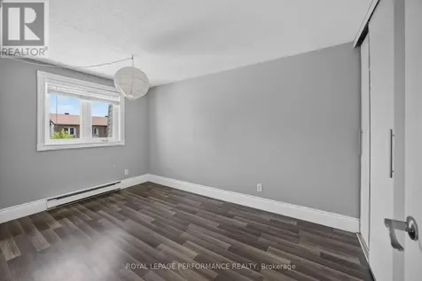 1304 Alness Court Ottawa ON K1B 5H2