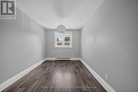 1304 Alness Court Ottawa ON K1B 5H2