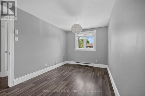 1304 Alness Court Ottawa ON K1B 5H2