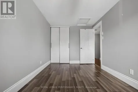 1304 Alness Court Ottawa ON K1B 5H2