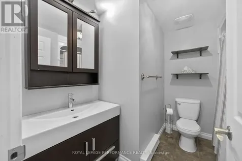 1304 Alness Court Ottawa ON K1B 5H2