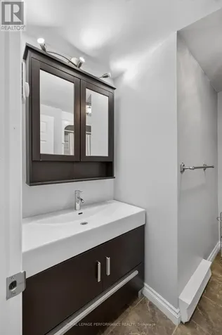 1304 Alness Court Ottawa ON K1B 5H2