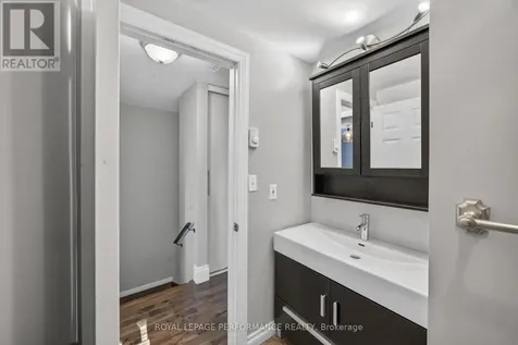 1304 Alness Court Ottawa ON K1B 5H2