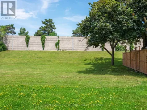 1304 Alness Court Ottawa ON K1B 5H2