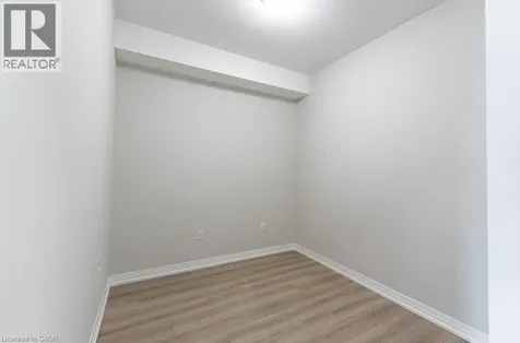 120 Springvalley Crescent Hamilton ON L9C 0E4
