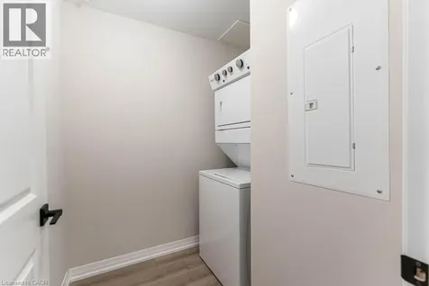 120 Springvalley Crescent Hamilton ON L9C 0E4