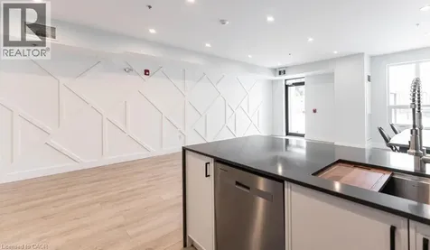 120 Springvalley Crescent Hamilton ON L9C 0E4