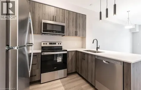 120 Springvalley Crescent Hamilton ON L9C 0E4