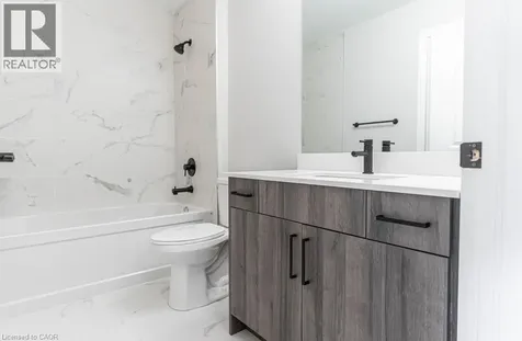 120 Springvalley Crescent Hamilton ON L9C 0E4