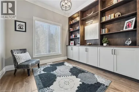 23 Highgrove Court Cambridge ON N3H 4R8