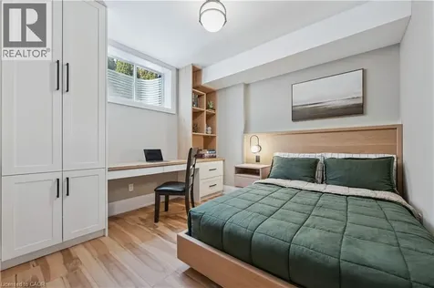 23 Highgrove Court Cambridge ON N3H 4R8