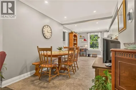 2241 Mountain Grove Avenue Burlington ON L7P 2H8