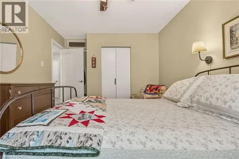 2241 Mountain Grove Avenue Burlington ON L7P 2H8