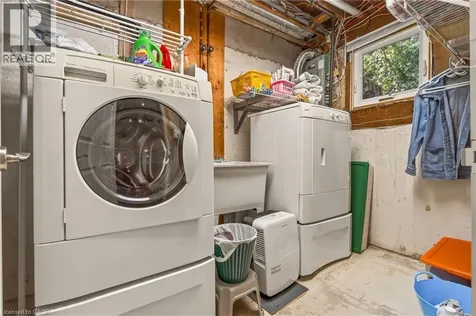 2241 Mountain Grove Avenue Burlington ON L7P 2H8