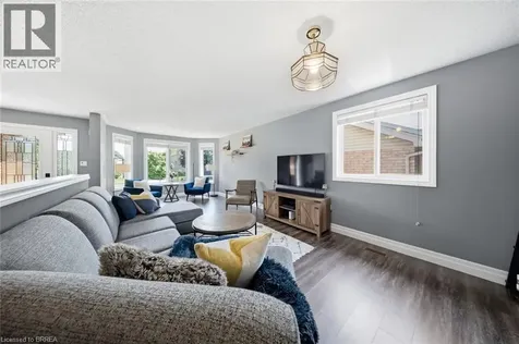 52 Allensgate Drive Brantford ON N3V 1C8
