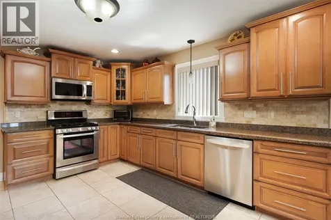 2655 Skinner Street Lasalle ON N9H 2R6