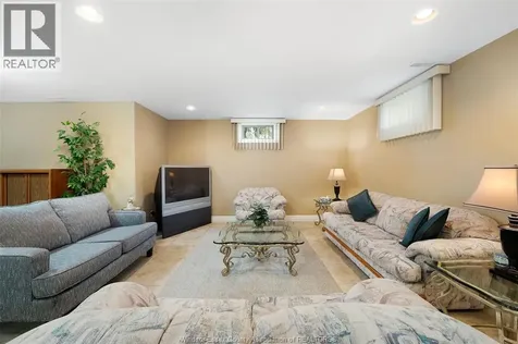 2655 Skinner Street Lasalle ON N9H 2R6