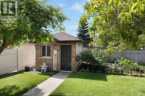 2655 Skinner Street Lasalle ON N9H 2R6