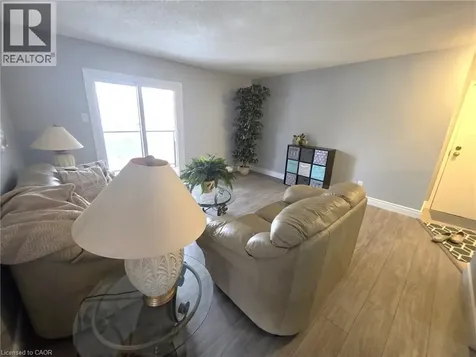 565 Greenfield Avenue Kitchener ON N2C 2P3