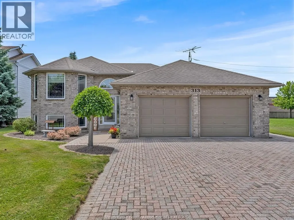 313 Applewood Kingsville ON N9Y 3Y7