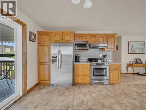 313 Applewood Kingsville ON N9Y 3Y7