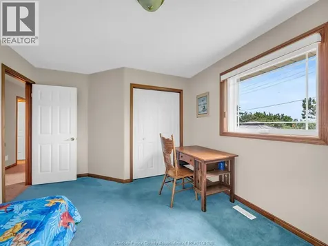 313 Applewood Kingsville ON N9Y 3Y7