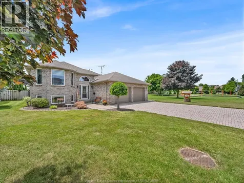 313 Applewood Kingsville ON N9Y 3Y7