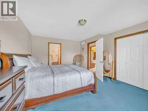 313 Applewood Kingsville ON N9Y 3Y7