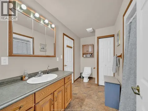 313 Applewood Kingsville ON N9Y 3Y7