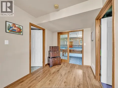 313 Applewood Kingsville ON N9Y 3Y7