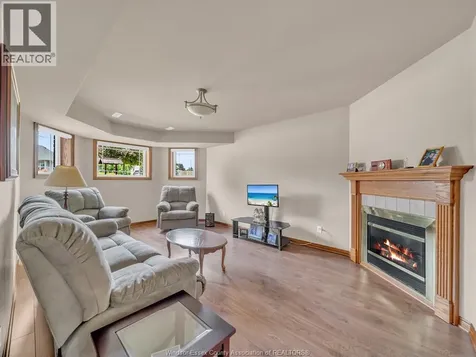 313 Applewood Kingsville ON N9Y 3Y7