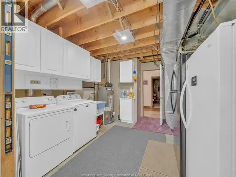313 Applewood Kingsville ON N9Y 3Y7
