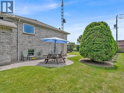 313 Applewood Kingsville ON N9Y 3Y7