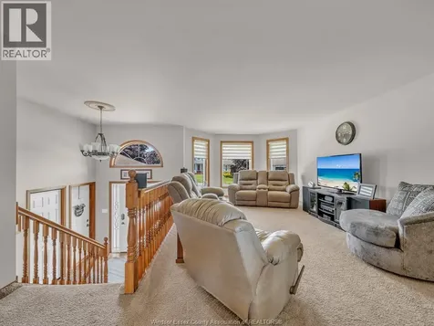 313 Applewood Kingsville ON N9Y 3Y7