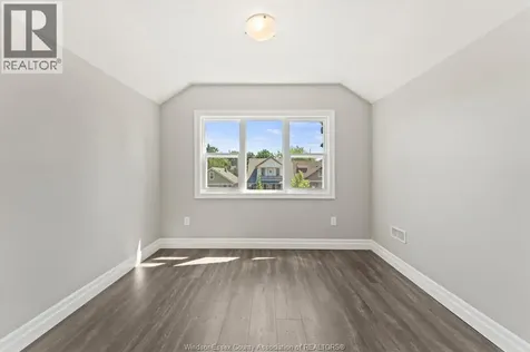 1439 Benjamin Avenue Windsor ON N8X 4N2