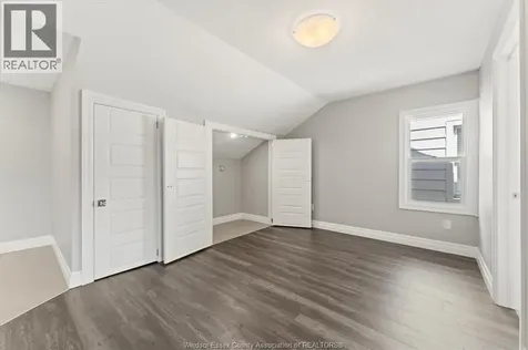 1439 Benjamin Avenue Windsor ON N8X 4N2