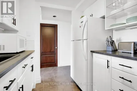 35 Holland Avenue Ottawa ON K1Y 4S2