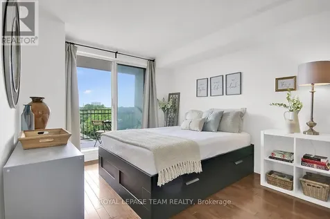 35 Holland Avenue Ottawa ON K1Y 4S2