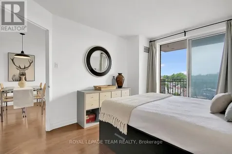 35 Holland Avenue Ottawa ON K1Y 4S2