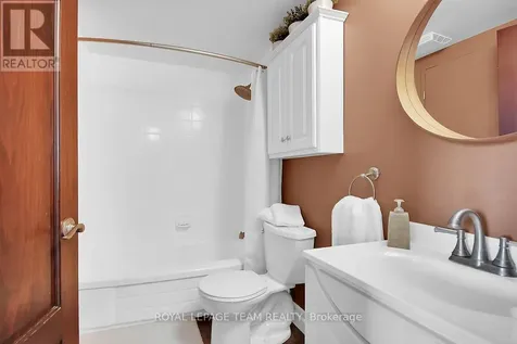 35 Holland Avenue Ottawa ON K1Y 4S2