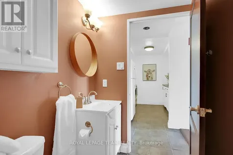 35 Holland Avenue Ottawa ON K1Y 4S2