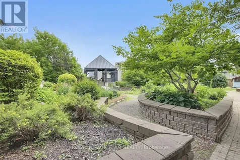 35 Holland Avenue Ottawa ON K1Y 4S2