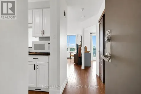 35 Holland Avenue Ottawa ON K1Y 4S2