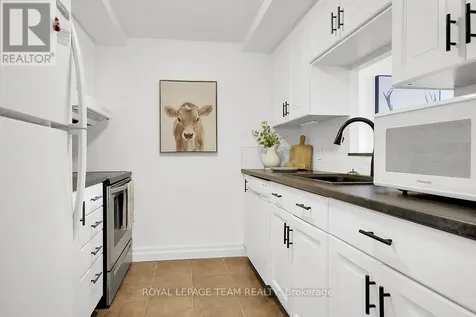 35 Holland Avenue Ottawa ON K1Y 4S2