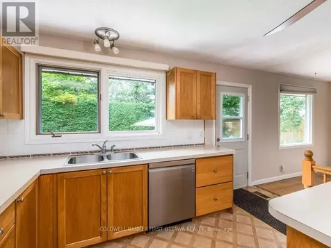 84 Cleadon Drive Ottawa ON K2H 5P3