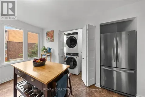 2126 Eric Crescent Ottawa ON K1B 4P4