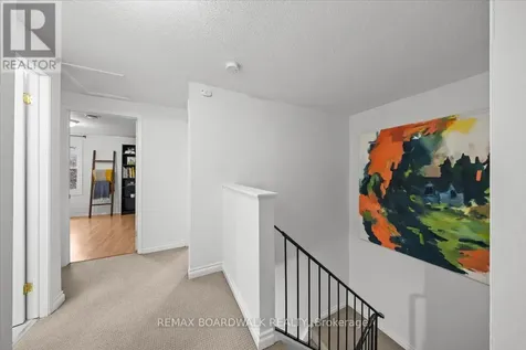 2126 Eric Crescent Ottawa ON K1B 4P4