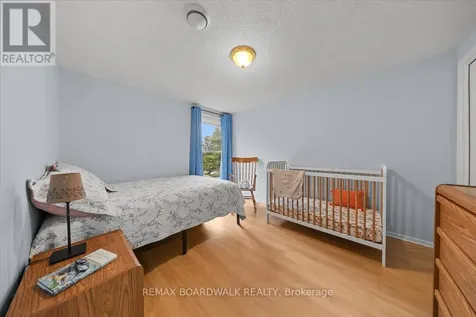 2126 Eric Crescent Ottawa ON K1B 4P4